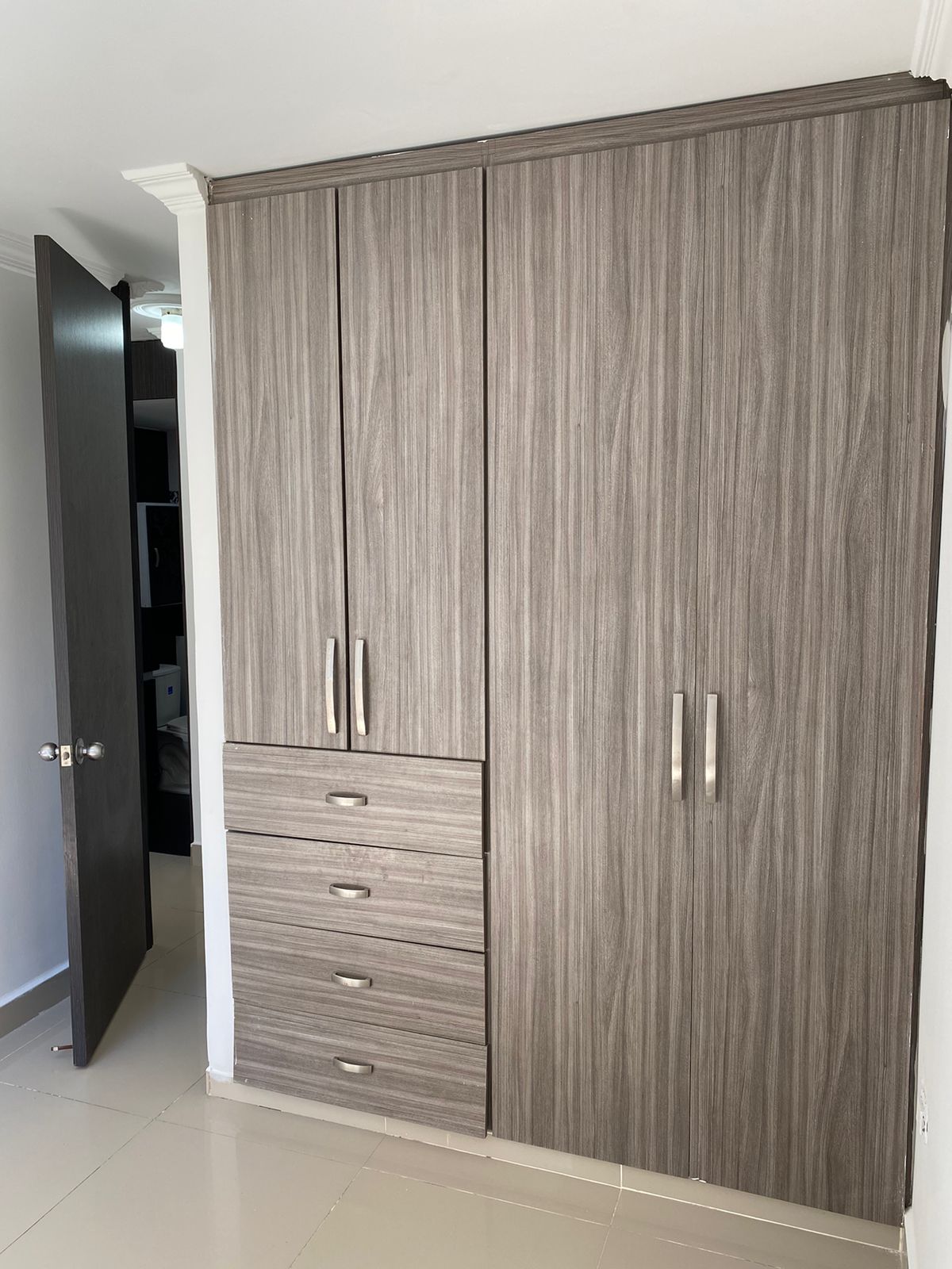 VENTA HERMOSO APARTAMENTO - ACABADOS DE LUJO VISTA A LA PISCINA (IBAGUÉ VIA AEROPUERTO 3224674131/3188500845/3156070603/3002301347)