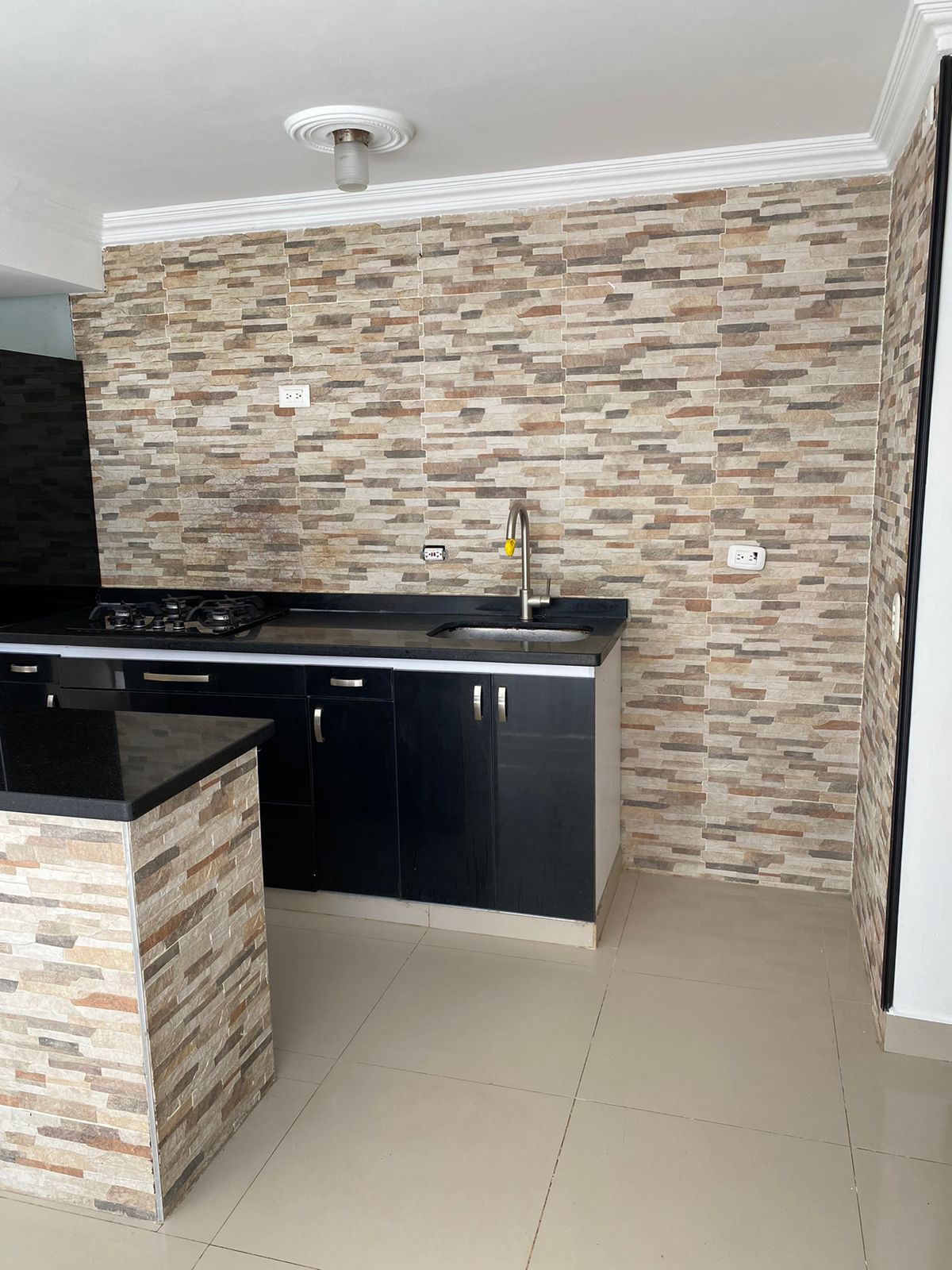 VENTA HERMOSO APARTAMENTO - ACABADOS DE LUJO VISTA A LA PISCINA (IBAGUÉ VIA AEROPUERTO 3224674131/3188500845/3156070603/3002301347)