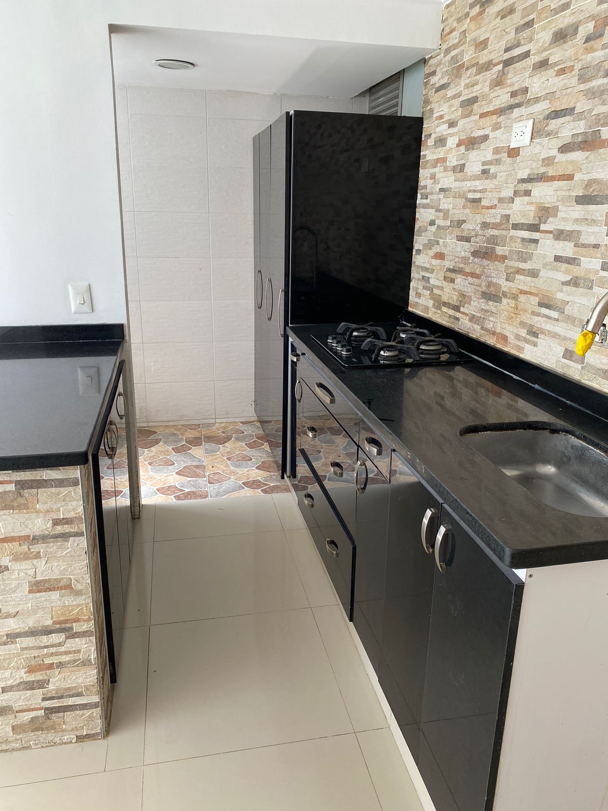 VENTA HERMOSO APARTAMENTO - ACABADOS DE LUJO VISTA A LA PISCINA (IBAGUÉ VIA AEROPUERTO 3224674131/3188500845/3156070603/3002301347)