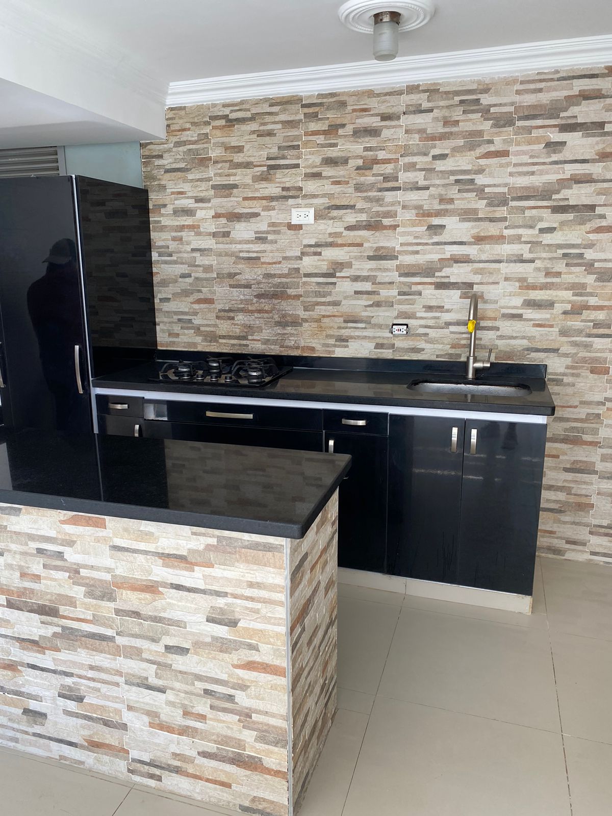 VENTA HERMOSO APARTAMENTO - ACABADOS DE LUJO VISTA A LA PISCINA (IBAGUÉ VIA AEROPUERTO 3224674131/3188500845/3156070603/3002301347)