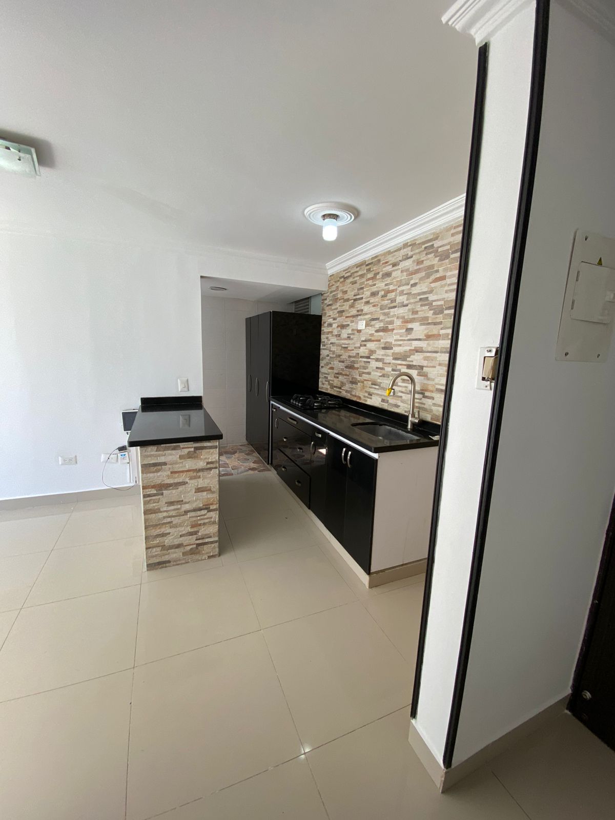 VENTA HERMOSO APARTAMENTO - ACABADOS DE LUJO VISTA A LA PISCINA (IBAGUÉ VIA AEROPUERTO 3224674131/3188500845/3156070603/3002301347)