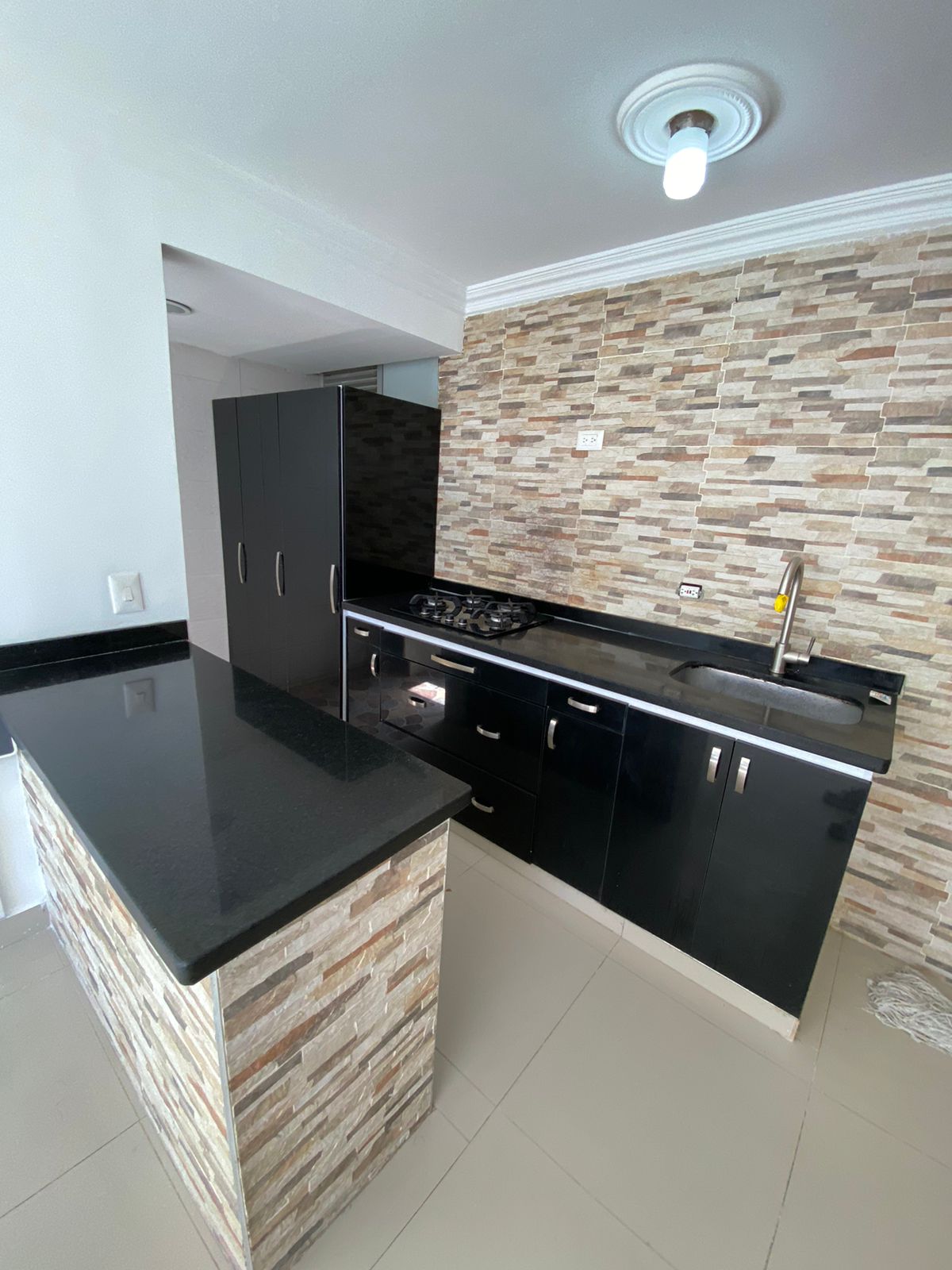 VENTA HERMOSO APARTAMENTO - ACABADOS DE LUJO VISTA A LA PISCINA (IBAGUÉ VIA AEROPUERTO 3224674131/3188500845/3156070603/3002301347)