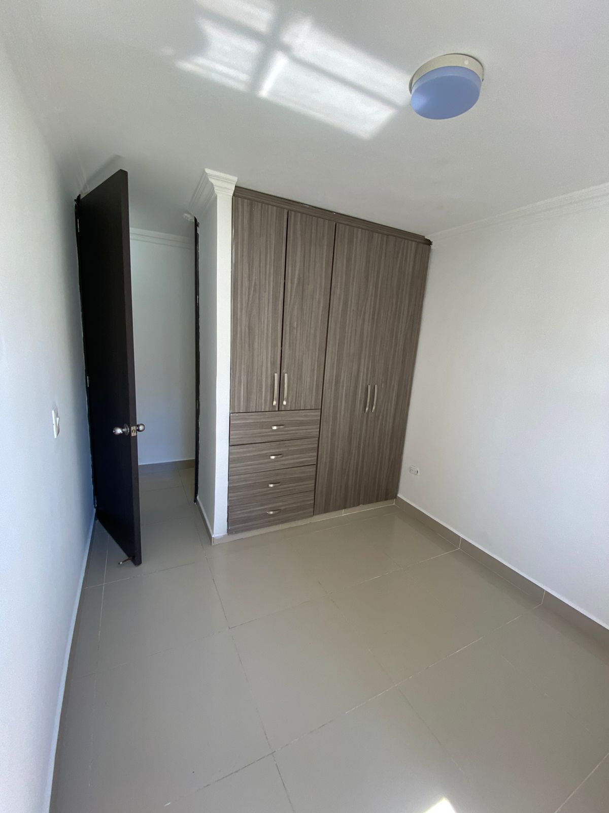VENTA HERMOSO APARTAMENTO - ACABADOS DE LUJO VISTA A LA PISCINA (IBAGUÉ VIA AEROPUERTO 3224674131/3188500845/3156070603/3002301347)