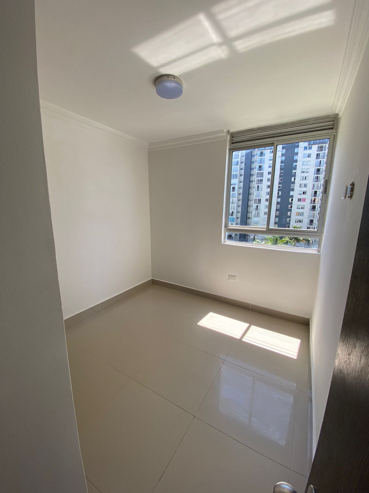 VENTA HERMOSO APARTAMENTO - ACABADOS DE LUJO VISTA A LA PISCINA (IBAGUÉ VIA AEROPUERTO 3224674131/3188500845/3156070603/3002301347)